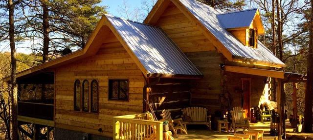 2BR/2Bath1800's Original Secluded Romantic River Mountain Cabin Therapy Hottub