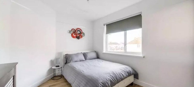 2BR-Sleeps6-Parking-Garden-NearLondon