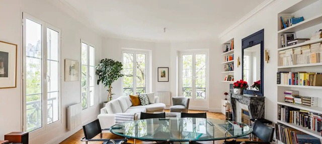 2BR Spacious and Bright Luxurious Flat With AC