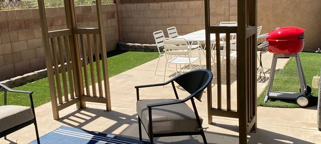 3 BDR 2.5 BATH TOWNHOME @ 1ST AND LIMBERLOST (WHOLE HOUSE)