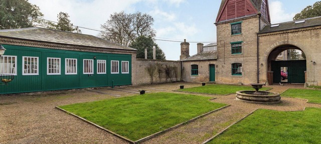 3 bedroom accommodation in Bury St. Edmunds