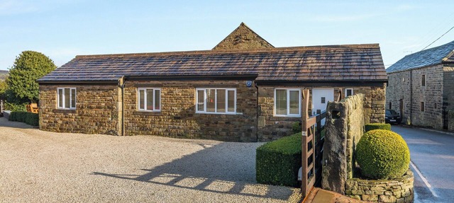 3 bedroom accommodation in Upper Midhope