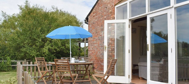 3 bedroom accommodation in Woodchurch, near Ashford