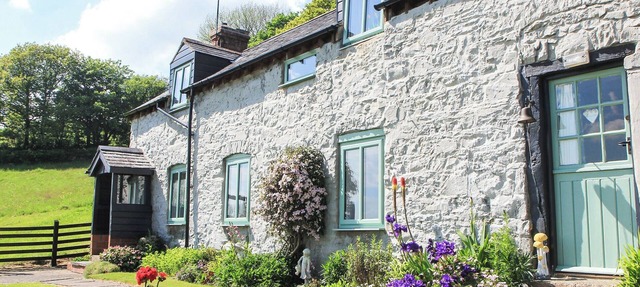 3 bedroom accommodation in Llanfyllin