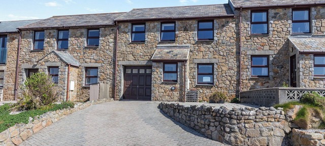 3 bedroom accommodation in Porthleven