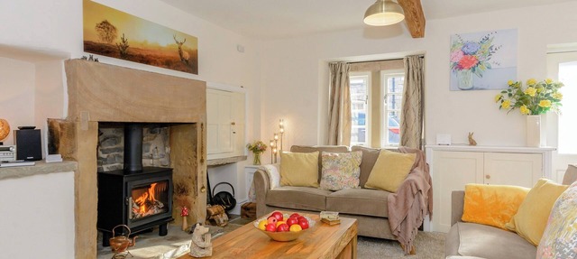 3 bedroom accommodation in Ashford-in-the-Water, near Bakewell