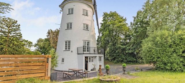 3 bedroom accommodation in Chester