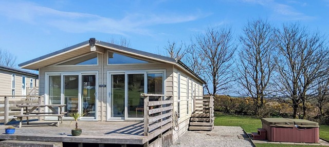 3 bedroom accommodation in Carnmenellis, Nr Falmouth