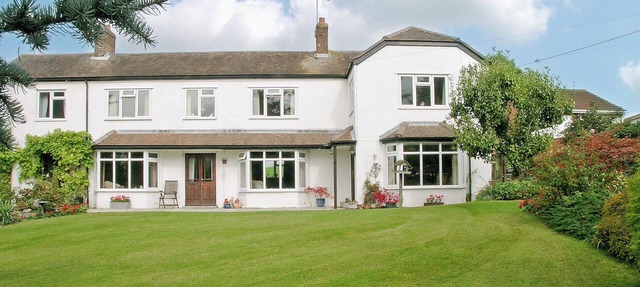 3 bedroom accommodation in Potterne, near Devizes