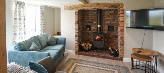 3 bedroom accommodation in Llangyniew, near Welshpool