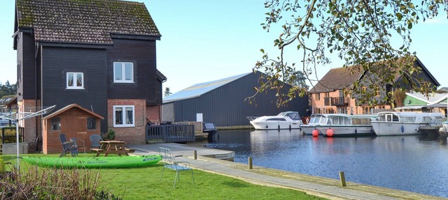 3 bedroom accommodation in Wroxham