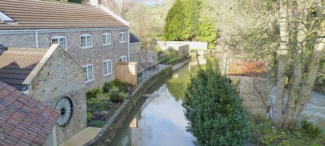 3 bedroom accommodation in Spring Gardens, Frome