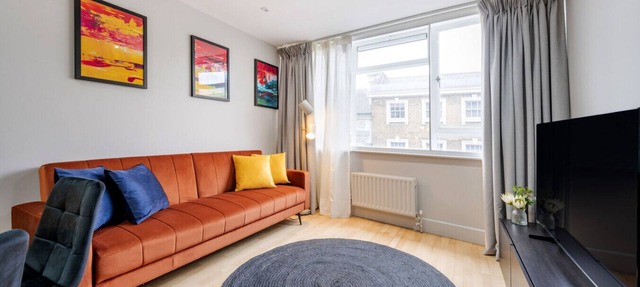 3-Bedroom Apartment in London’s Vibrant West End!