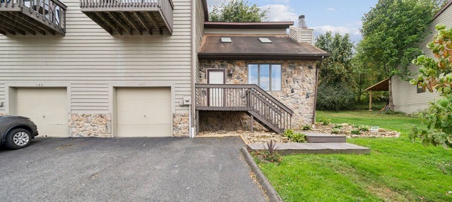 3 Bedroom Townhome next to Cheat Lake/Sunset Beach Marina!