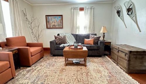 3 beds in Gorham direct trail access