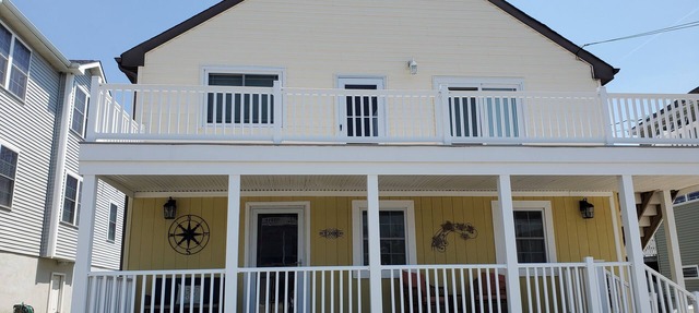 3 BR 2 Bath with yard and porch 1 Block to Harbor and 10 Min. Walk to Boardwalk