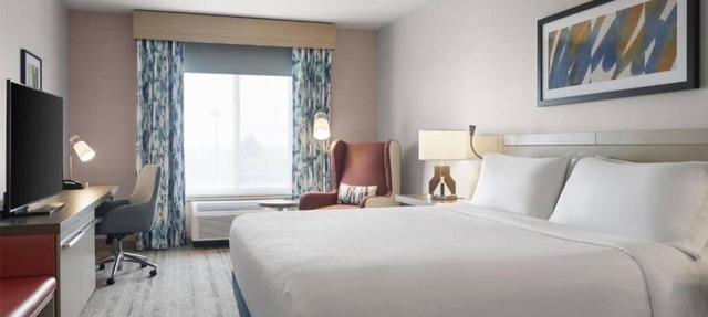 3 King Bed Units | Pool & Dining, Fitness & Breakfast Included