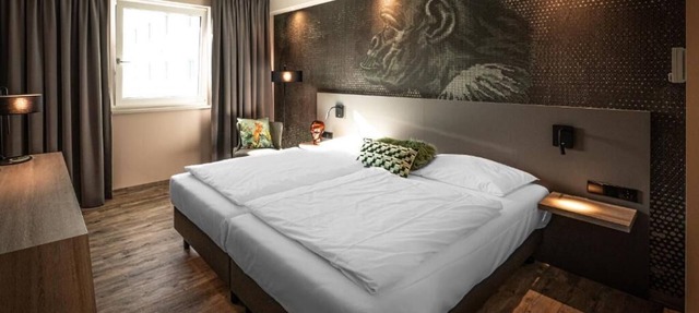 3 Modern Rooms — Perfect Getaway for Families & Couples Near Stuttgart Center