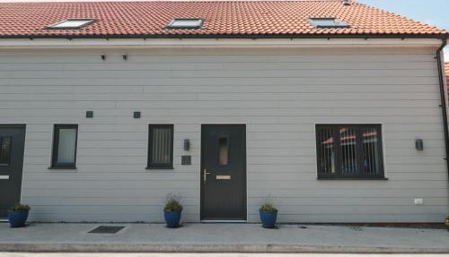 3 The Stables