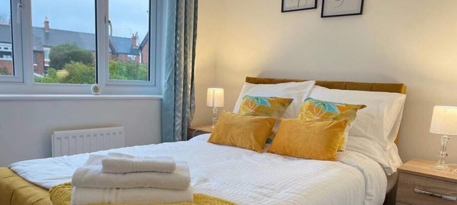 30 Barleyfields, Audley · Beautiful House & Free Parking