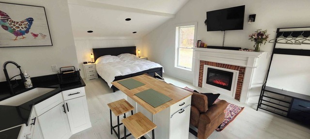 349 Reber Sunset Studio