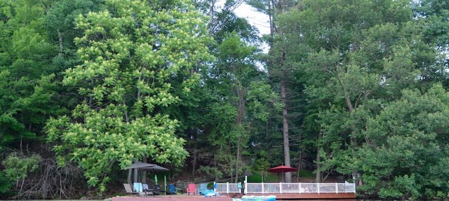 3Acre LakeParadise SwimmingPool & Jacuzzi HotTub!
