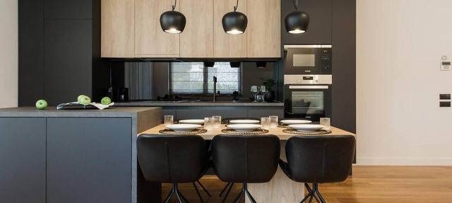 3BD Beachfront Athens Riviera Apartment by TheOlon