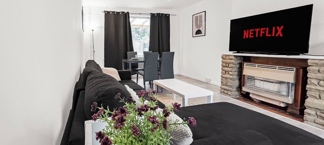 3bed House Abbey wood/Sleeps 8/Elizabeth Line/Free parking/pet friendly