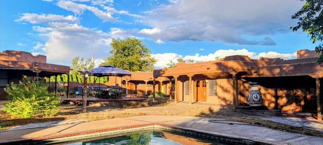 3BR 2.5Bath Villa in Corrales/Rio Rancho NM central AC/heat,LG pool,free parking