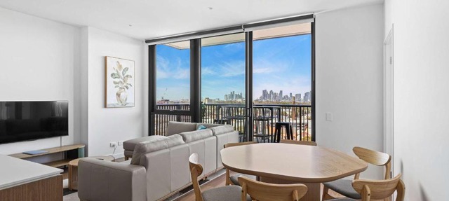 3BR 2Bath FREE PARKING Balcony w Cityviews