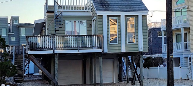 3rd from the Ocean in Harvey Cedars!