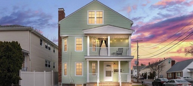 4 Bed 2 full Bath Sleeps 4-8 comfortably - Luxury Charm By the Charles