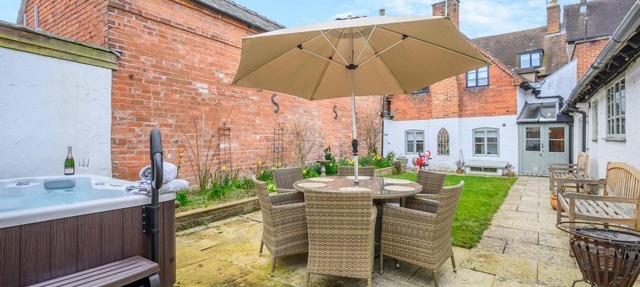 4 Bed in Alcester (oc-s30997)