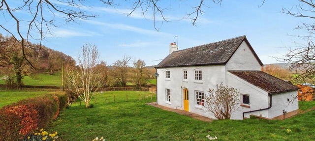 4 Bed in Llansantffraid (oc-g38212)