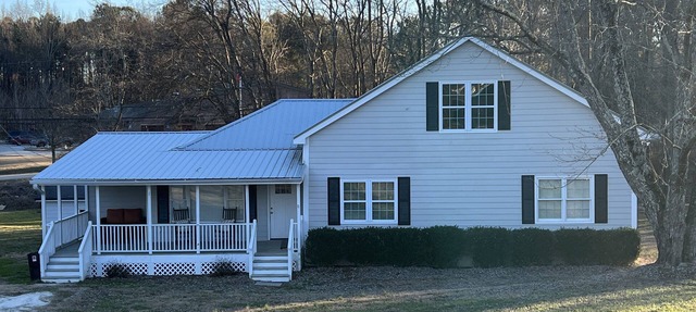 4 Bedroom , 3 Baths - Sleeps 8+