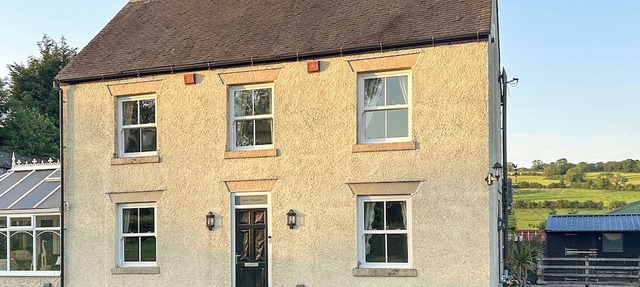 4 bedroom accommodation in Ashbourne
