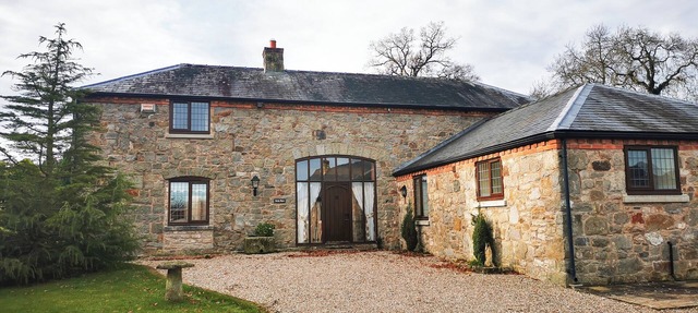 4 bedroom accommodation in Weston Rhyn, near Oswestry
