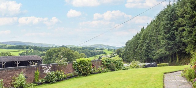 4 bedroom accommodation in Llandinam, near Llanidloes