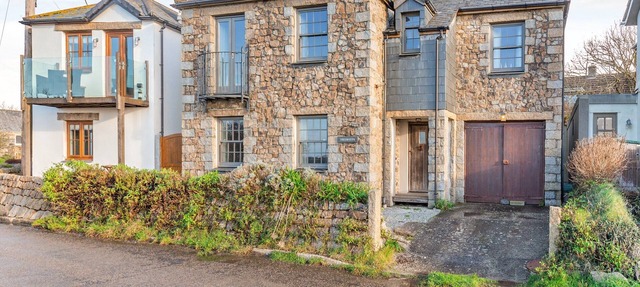 4 bedroom accommodation in Kuggar, near Helston