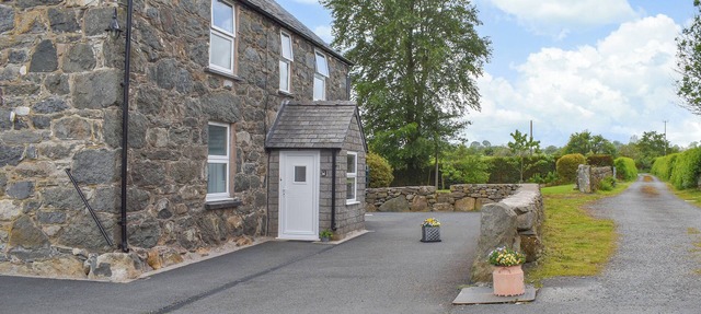 4 bedroom accommodation in Rhyduchaf, near Bala