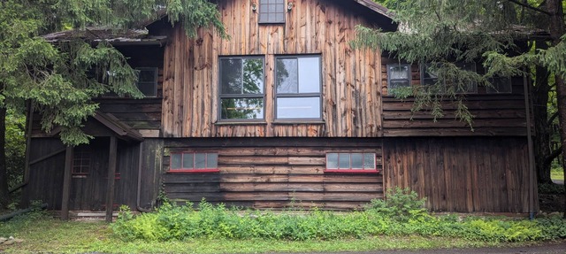 4-bedroom Rustic secluded cabin in fabulous Bedford with WiFi