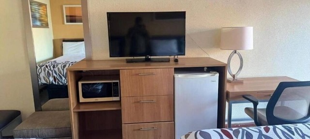 4 Convenient Rooms Near I-95 – Great for Family Adventures
