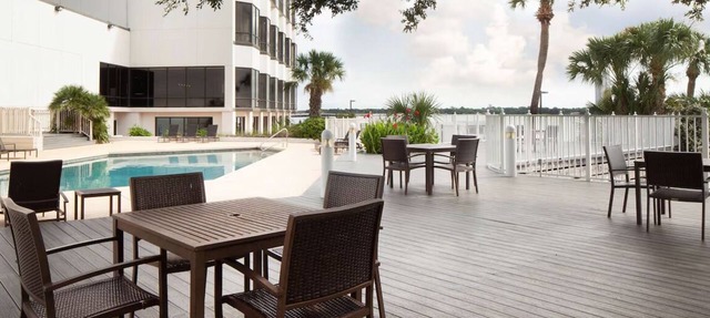 4 Spacious Rooms Escape to Clear Lake’s peaceful shores