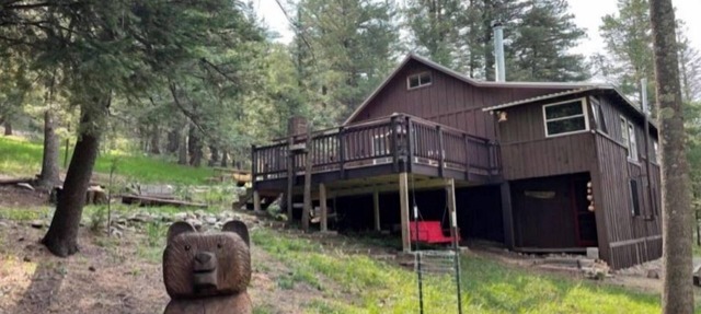 5 Arrows Cabin, quiet and quaint, backs up to the Nat'l forest!