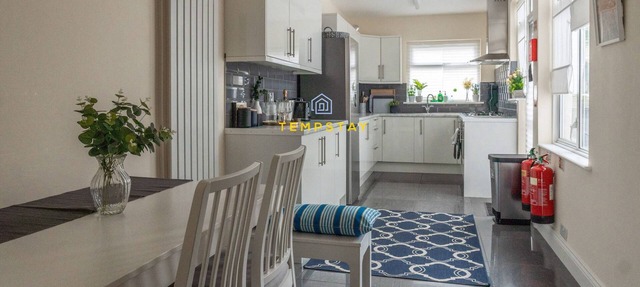 5 BED/4 BATH @ WEMBLEY STADIUM & FREE PARKING