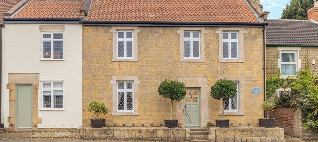 5 bedroom accommodation in Chesterfield