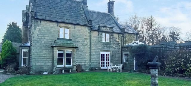 5 bedroom accommodation in Cullingworth