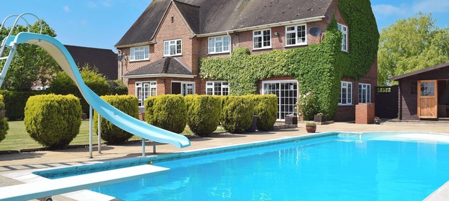 5 bedroom accommodation in Abbots Salford, near Stratford-upon-Avon