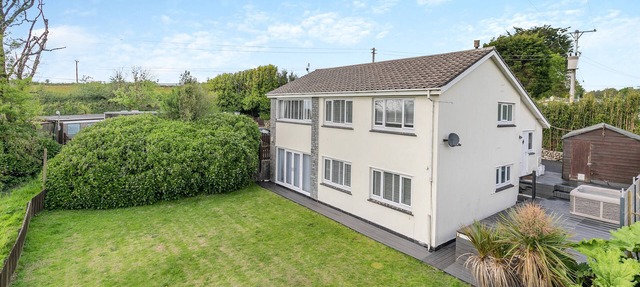 5 bedroom accommodation in Helston