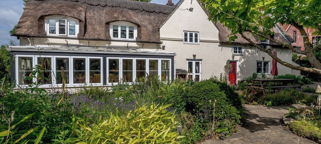 5 bedroom accommodation in Ludham